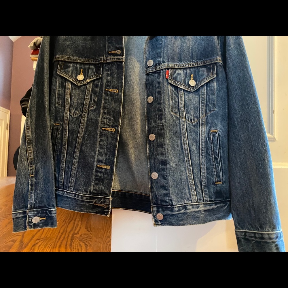 levi’s jean jacket